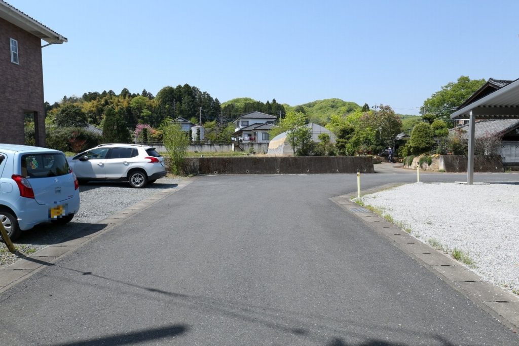 4215栃木市西方町真名子 戸建て 南側道路（東から西へ）